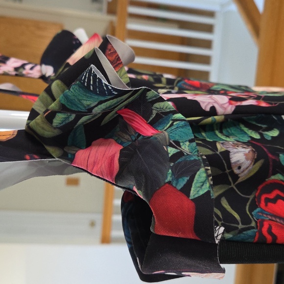 H&M Floral Jumpsuit Size 10 - Picture 9 of 16